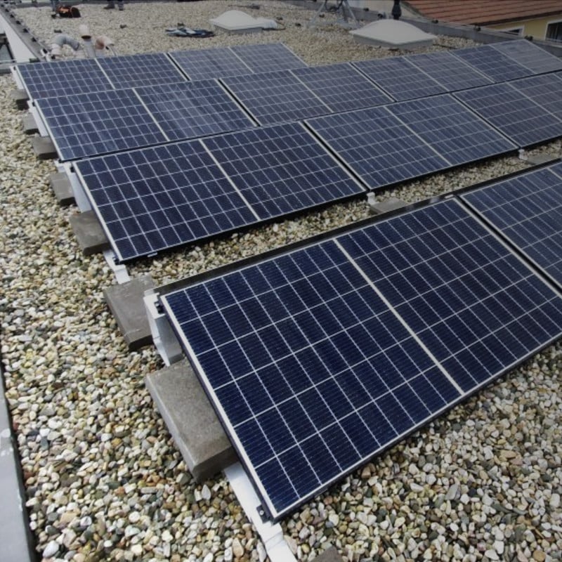 Fotovoltaická elektrárna na zelené střeše